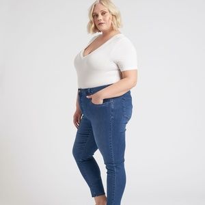 Universal Standard Seine Skinny Jeans